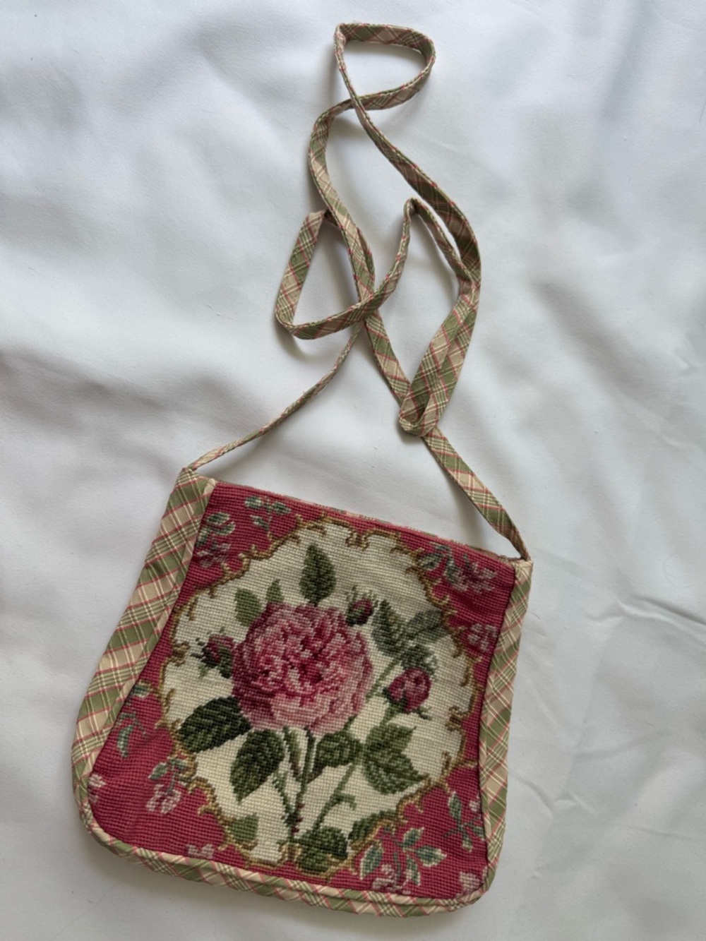 Vintage Floral Needlepoint Tapestry Crossbody Bag – Cottagecore Rose Purse